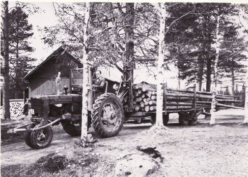 Jan på Farmall H omkr 1965