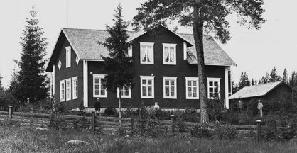 Skolan från 1884, foto 1897