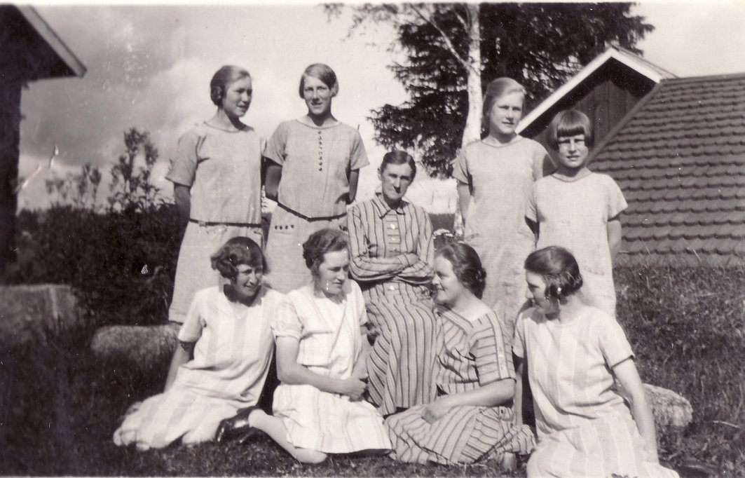 Klöstanäs pigor omkr 1927